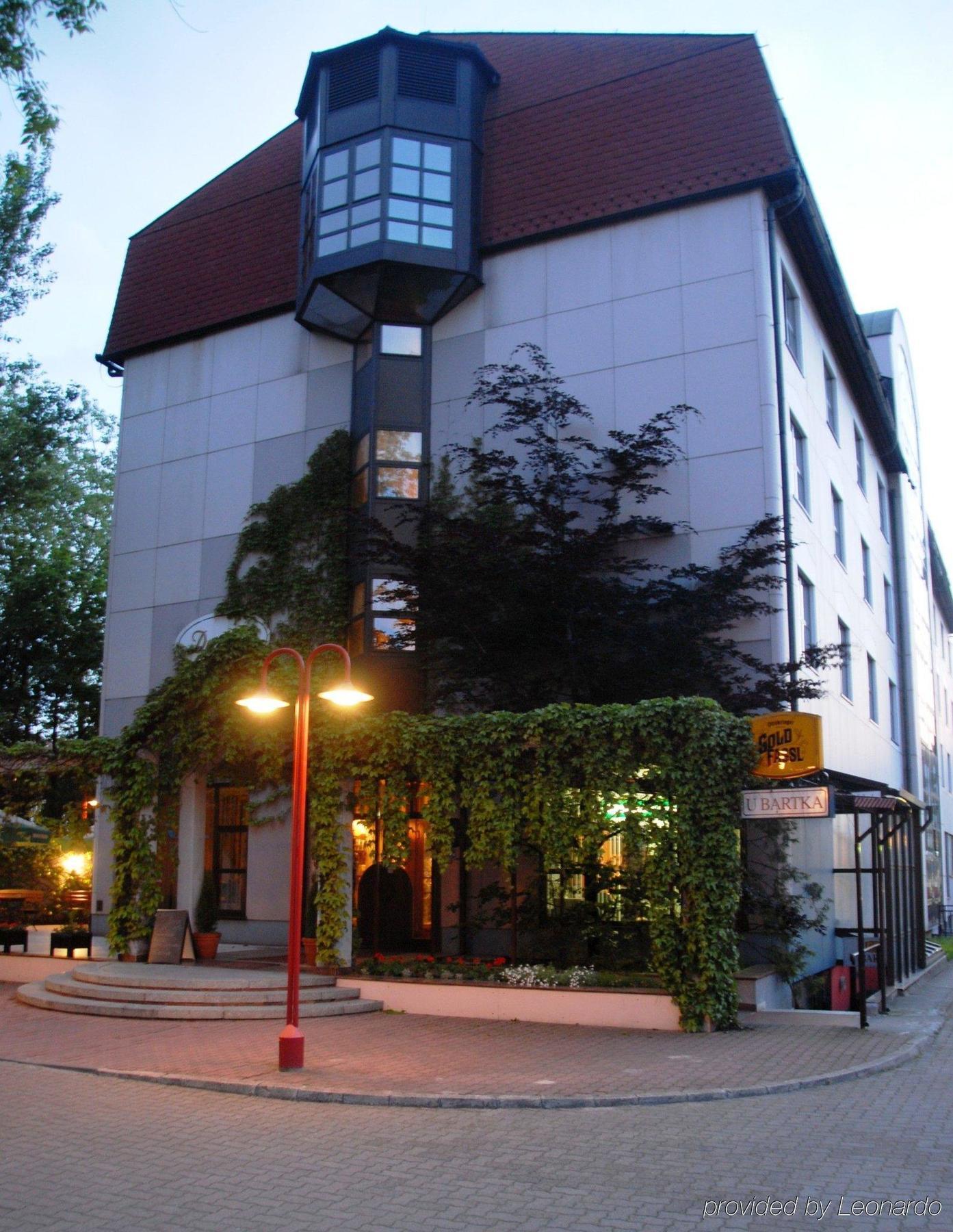 Go Cracow Resort Krakow Bagian luar foto