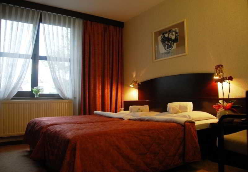 Go Cracow Resort Krakow Bagian luar foto